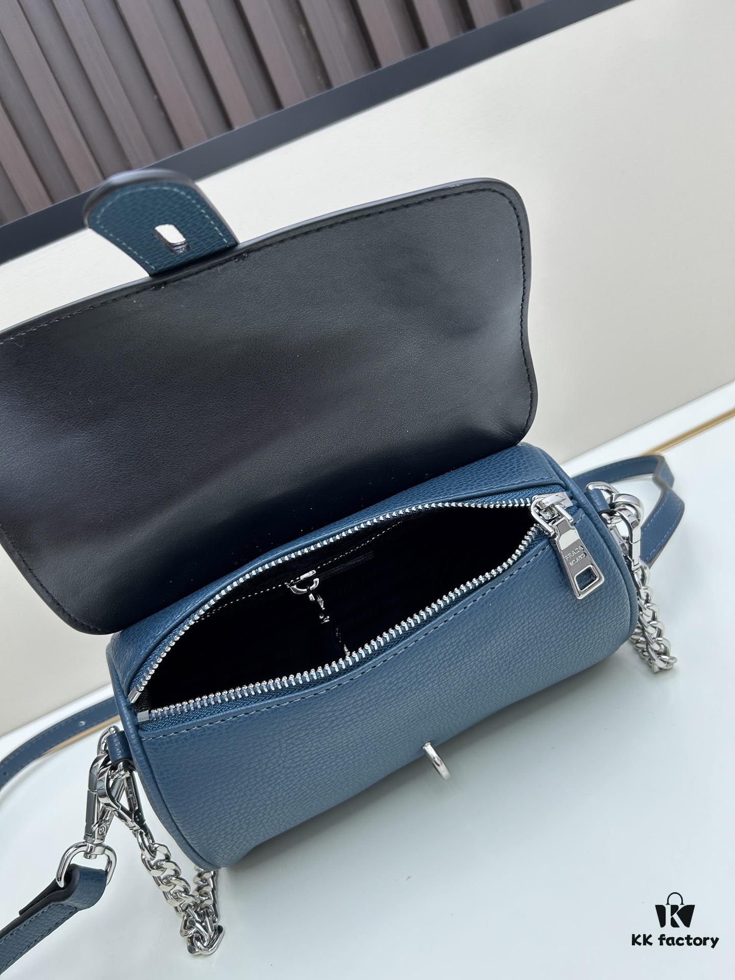 6930bd9b6e68136f4d9aec45 Exclusive Launch - High-Quality Prada-style Pillow Top Handle Bag, Palm Grain Leather, Smooth Oiled Edges, Soft and Thick Texture, Includes Long Strap and Chain, Can Be Worn as Shoulder or Crossbody Bag