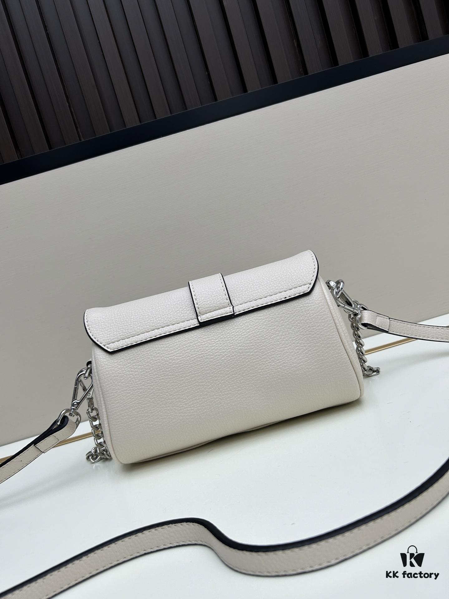6930bda16e68136f4d9aec50 Exclusive Launch - High-Quality Prada-style Lock Bag, Palm Grain Leather, Soft and Thick Texture