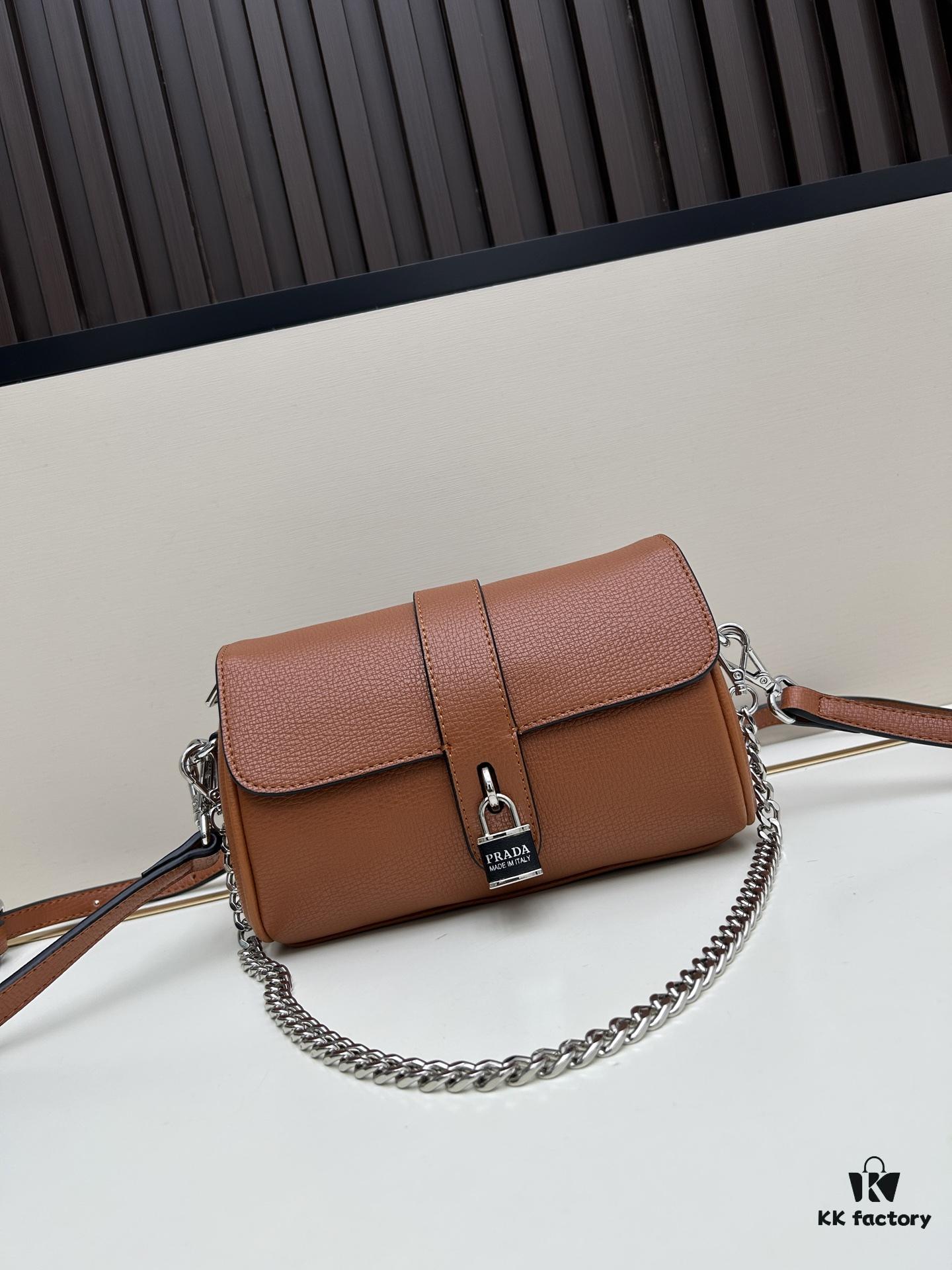 6930bda86e68136f4d9aec5c Exclusive Launch - High-Quality Prada-style Lock Bag, Palm Grain Leather, Soft and Thick Texture