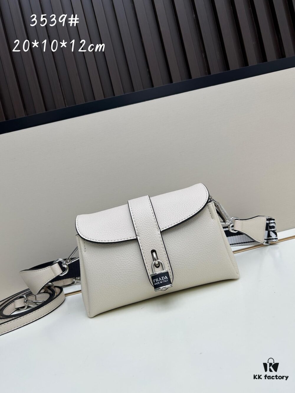 6930bdaf6e68136f4d9aec67 Exclusive Launch - High-Quality Prada-Style Flip Top Bag, Bestselling Flap Design with Dual Shoulder Straps, Genuine Deer-Grain Calfskin, 2025 Fashion Trend All-Season Women's Handbag