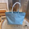 6930bdd26e68136f4d9aec9e New Shopping Bag Prada PRADA Shopping Tote Original Quality Precision Craftsmanship Classic Bestseller Attention to Detail Combines Iconic Pattern with Classic Print Stylish and Trendy Size: 38*18*33cm Code 120015170
