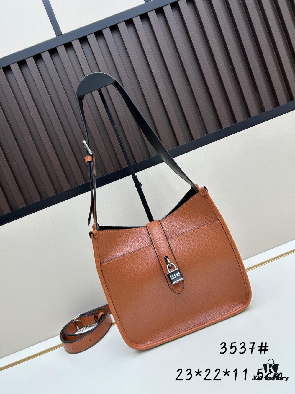 6930be086e68136f4d9aecf1 Exclusive Launch - High-Quality Prada-style Lock Bag 2025 Fashion New Arrival Celebrity Match