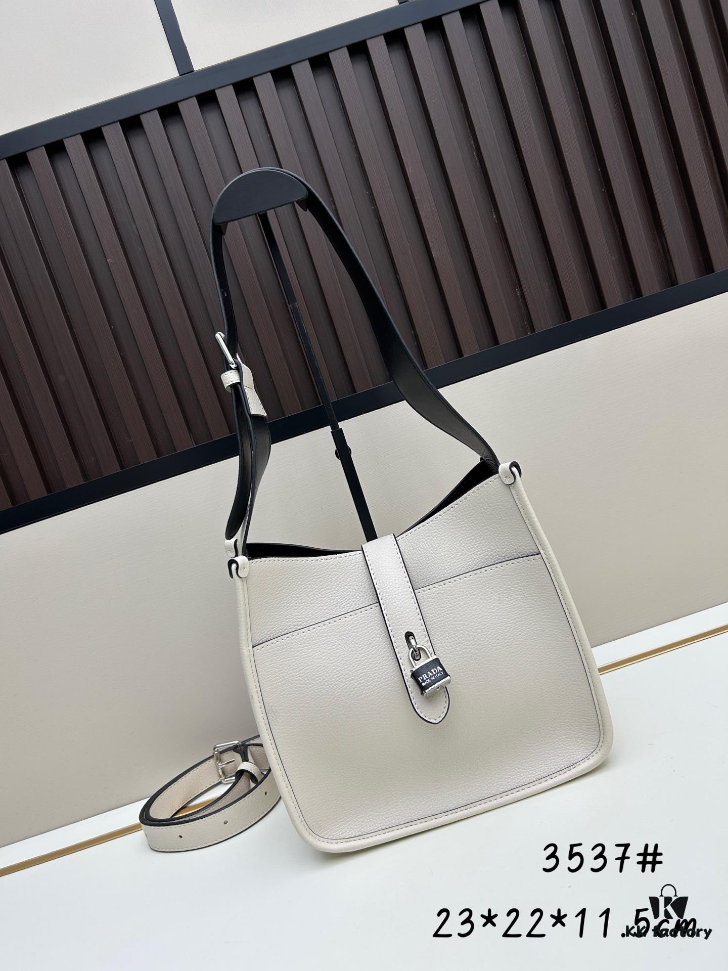 Exclusive Launch - High-Quality Prada-style Lock Bag 2025 Fashion New Arrival Celebrity Match