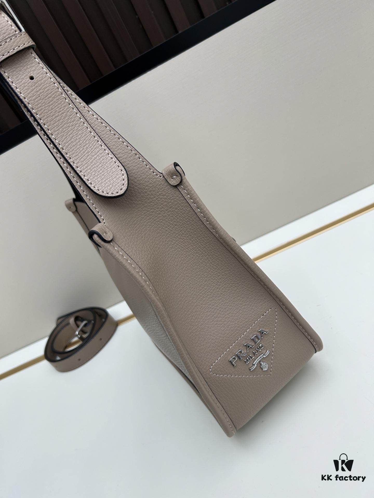 6930be216e68136f4d9aed16 Exclusive Launch - High-Quality Lock Bag 2025 Fashion New Arrival Prada (PRADA) Celebrity Style