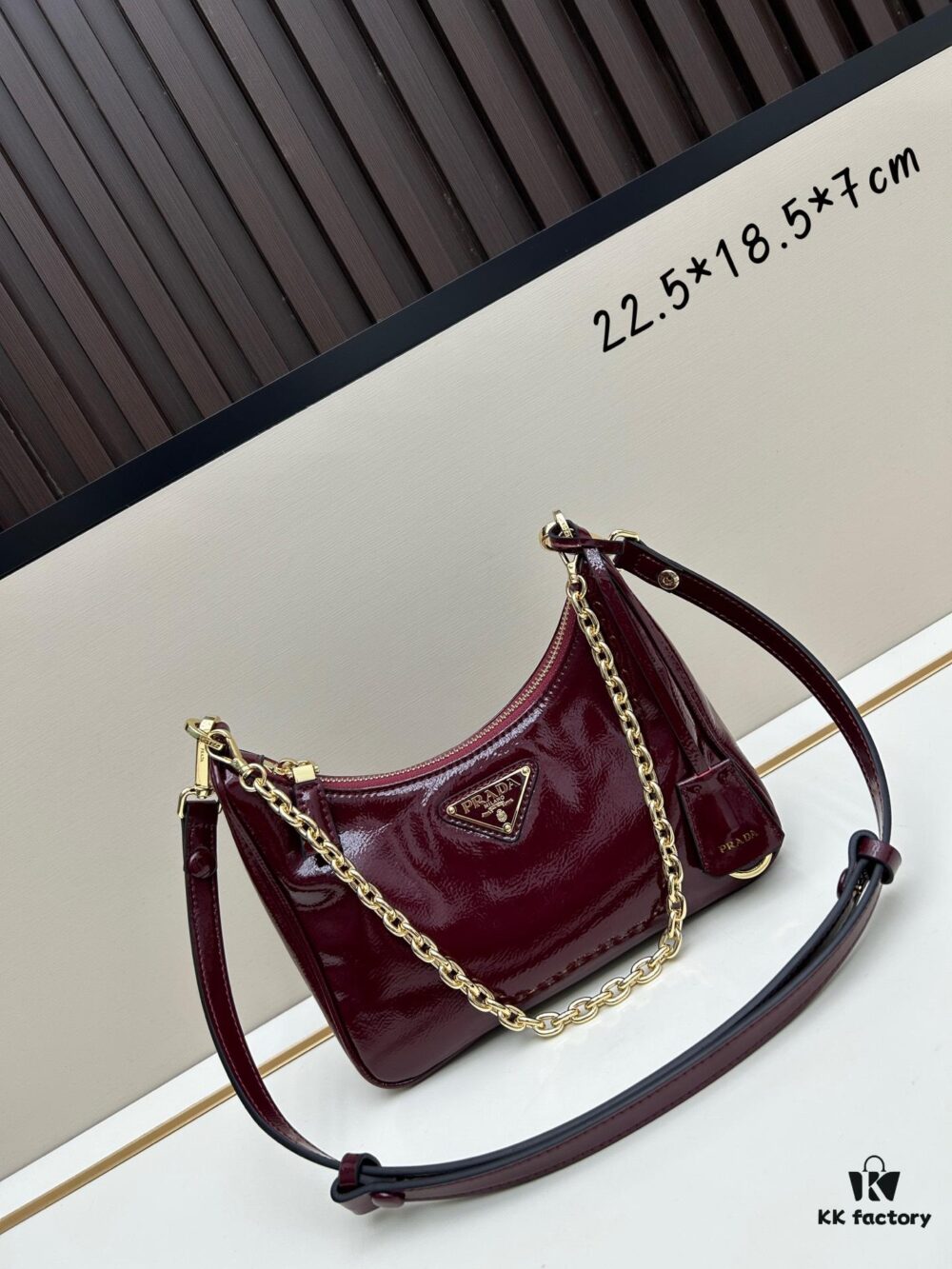 6930be586e68136f4d9aed69 PRADA Re-Edition NaplaK Women's Shoulder or Crossbody Bag in Enamel Leather with Box 🎁