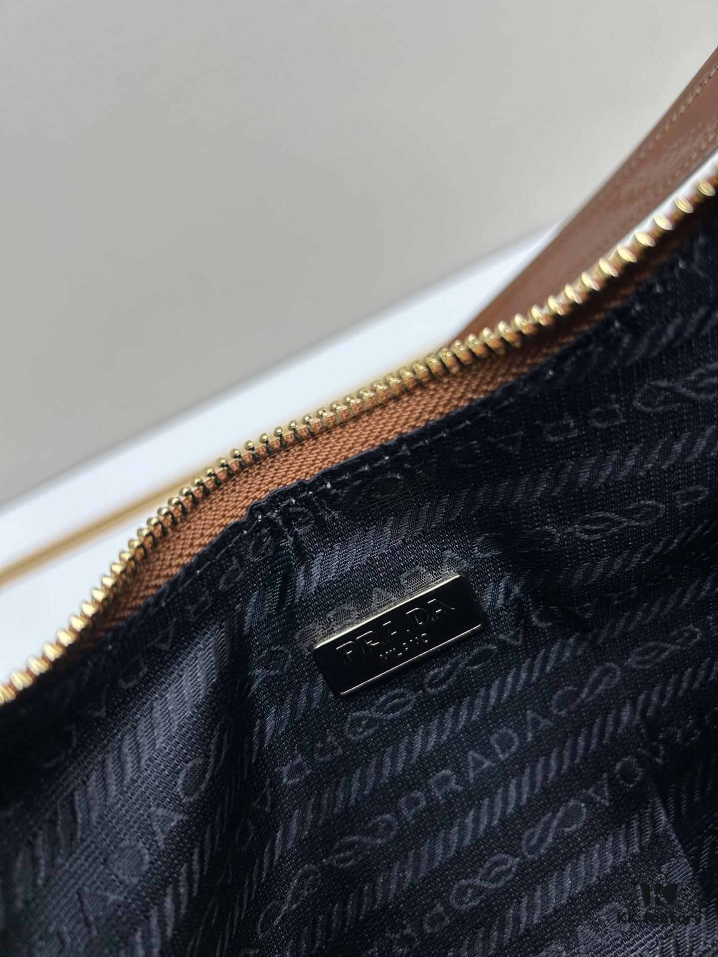 6930be6b6e68136f4d9aed85 PRADA Re-Edition NaplaK Women's Shoulder or Crossbody Bag in Enamel Leather with Box 🎁