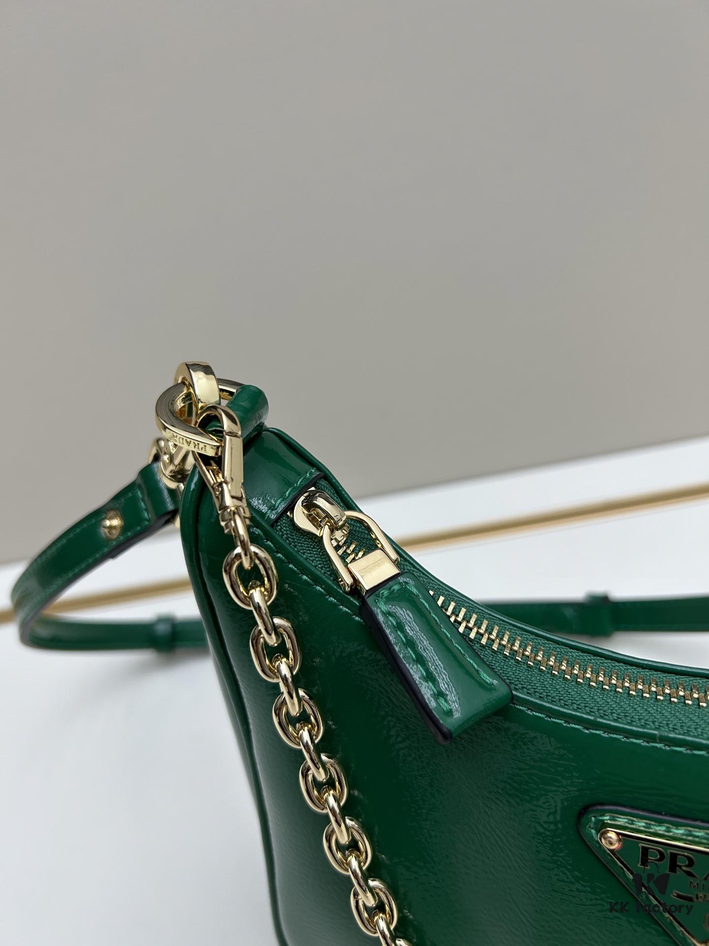 6930be736e68136f4d9aed94 PRADA Re-Edition NaplaK Women's Shoulder or Crossbody Bag in Enamel-Finished Calfskin with Box 🎁