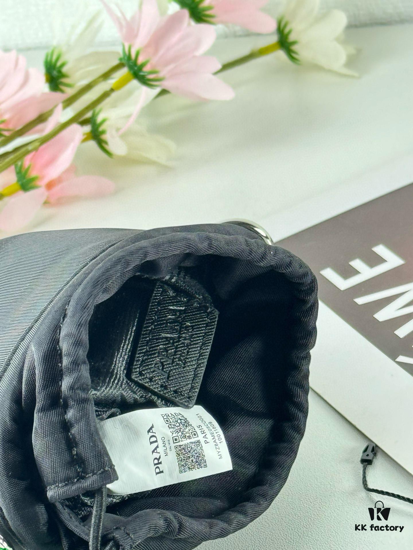 6930bec46e68136f4d9aee0f Prada Phone Bag with Exquisite Inlay Craftsmanship, Classic and Versatile Design, Actual Photo, 12*18
