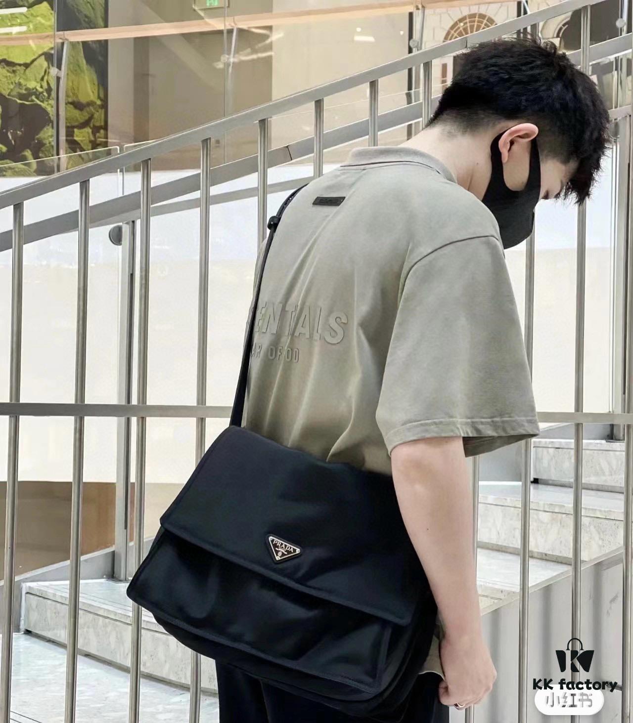 6930bed26e68136f4d9aee28 Prada New Arrival Upgrade Vintage-style Crossbody Bag Unisex 30*12*20cm