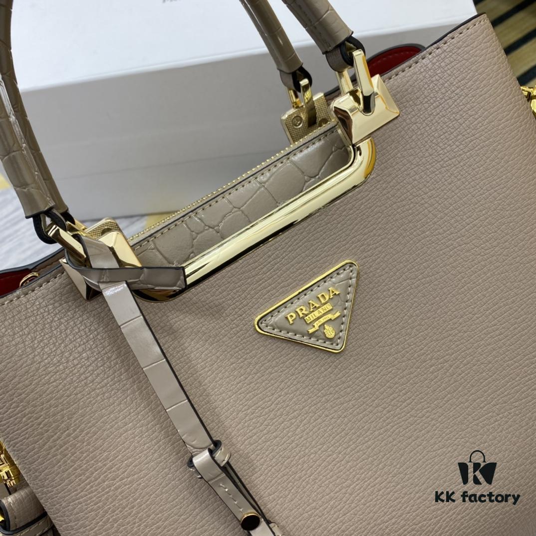 6930bee66e68136f4d9aee49 2020 New Arrival Prada Handbag Model 66152 Size 30*22*14