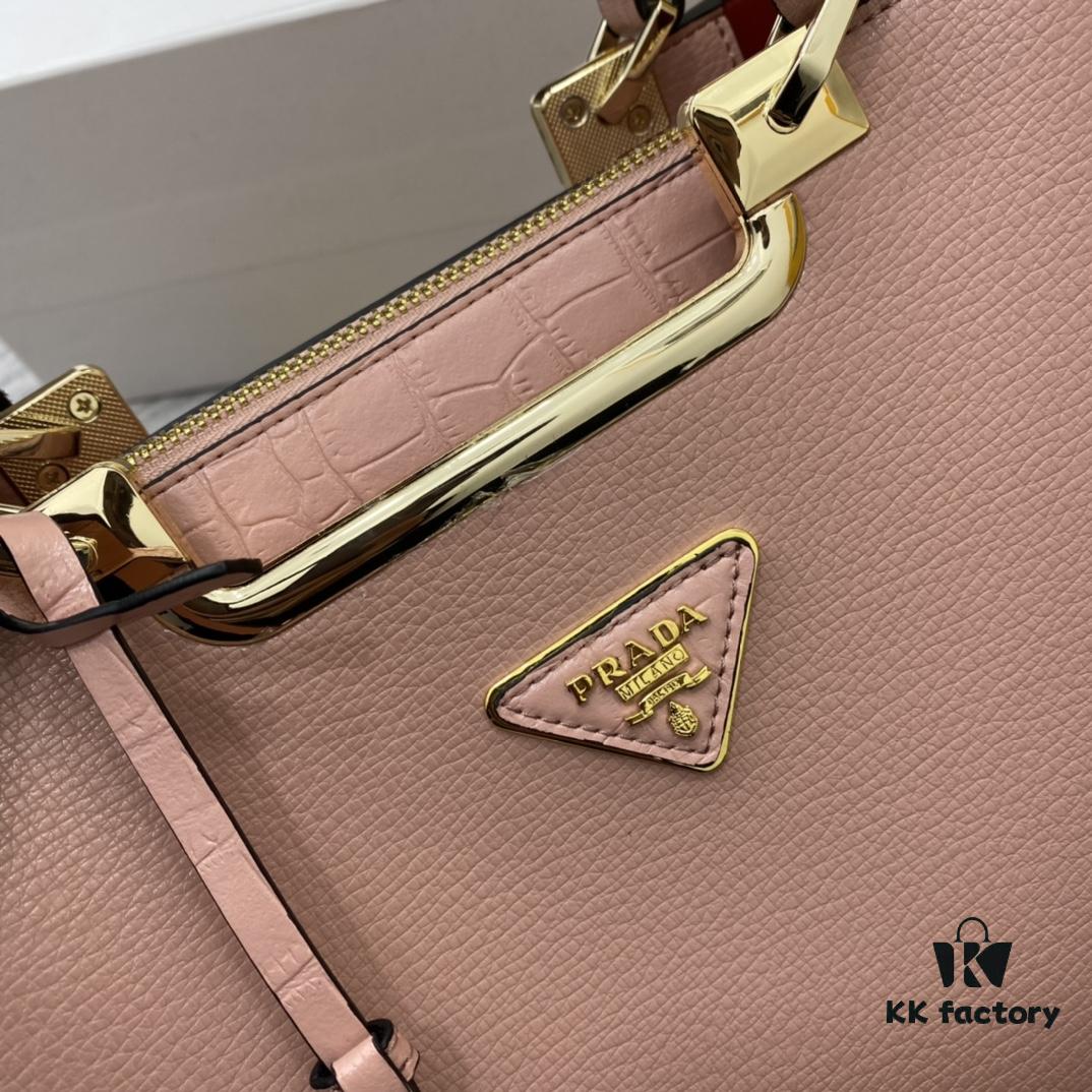 6930bef76e68136f4d9aee6b 2020 New Arrival PRADA Handbag Model 66152 Size 30*22*14
