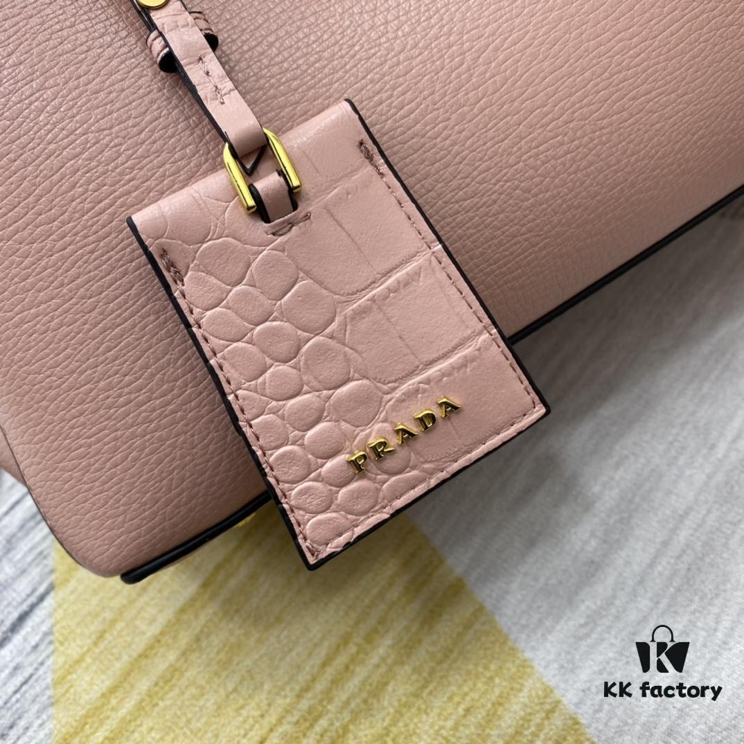 6930bef76e68136f4d9aee6c 2020 New Arrival PRADA Handbag Model 66152 Size 30*22*14