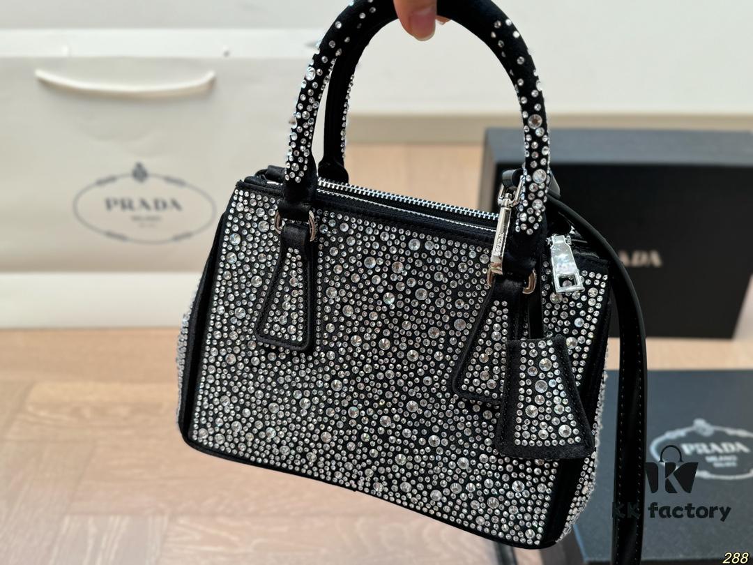 6930bf0e6e68136f4d9aee94 Box Set Prada Full Diamond Bag Super Satisfying High Aesthetics Must-Have for Collectors