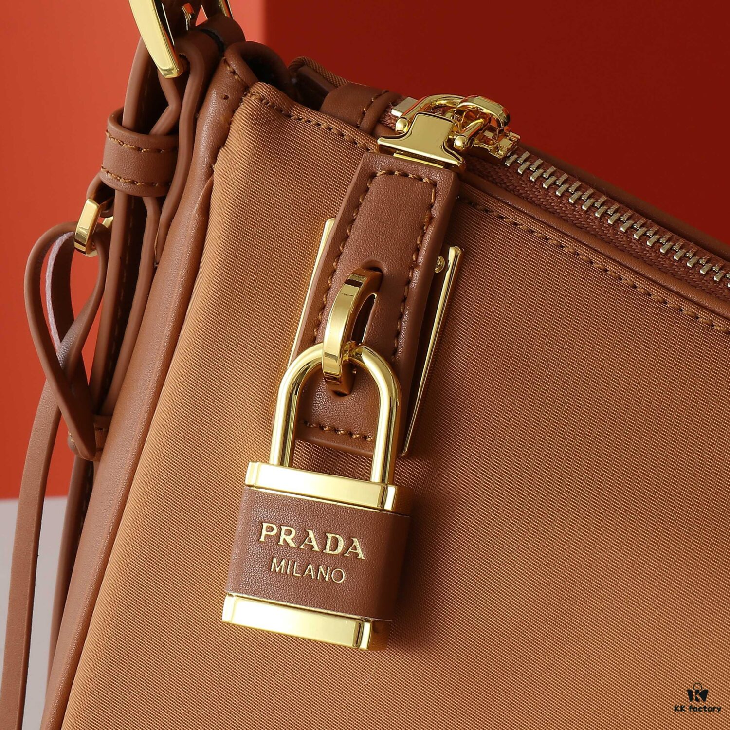 6930bf486e68136f4d9aeee8 PRADA - Latest Model Handbag / Nylon Lock Bag, Synchronized with Official Website, Made from Original Imported Waterproof Fabric with Authentic Hardware, Exquisite Craftsmanship, Comfortable Touch, OEM by 175, Original Quality, Size: 34/19.5/10cm, Model 2020