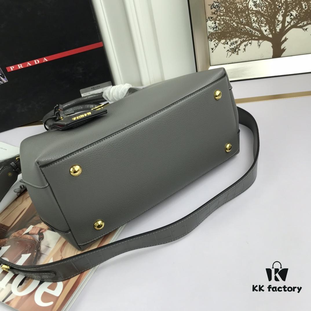 6930bfdc6e68136f4d9aefe4 2020 New Arrival Prada-Style Handbag, Model 66153, Premium Calfskin with Glossy Crocodile Texture, Spacious Design with Interior Compartment