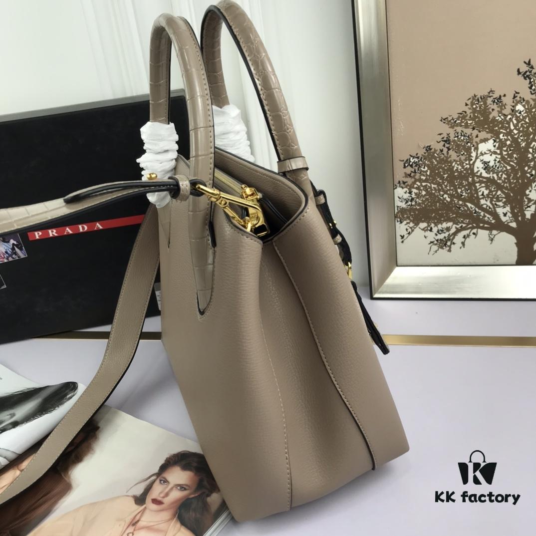 6930bfde6e68136f4d9aefe7 New Arrival☀ Hot 2020 PRADA New Style 🔥 Global Bestseller - Model 66153, Size: 30*24*14