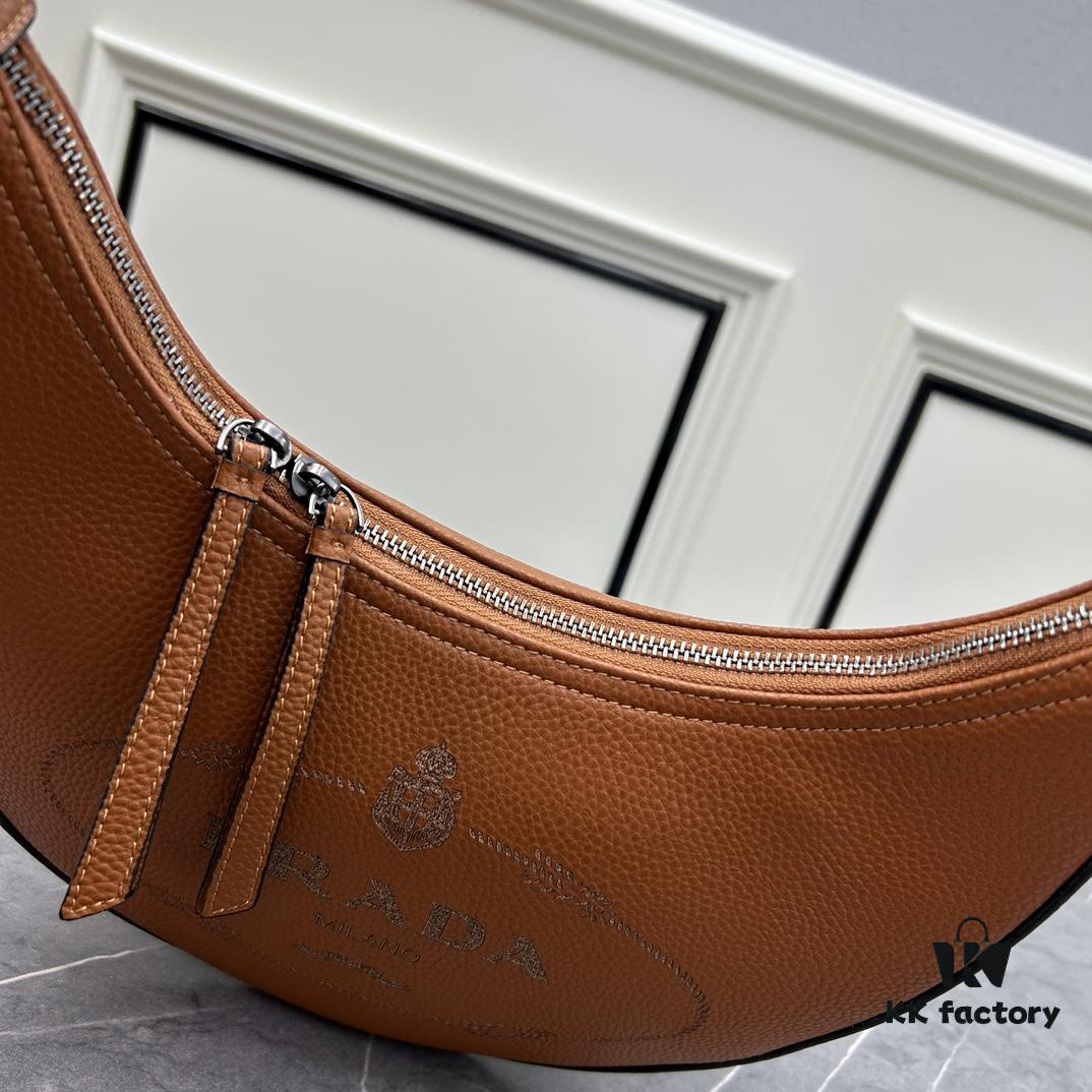 6930c0266e68136f4d9af067 PRADA New Arrival: French Elegance Meets Winter Casual Style