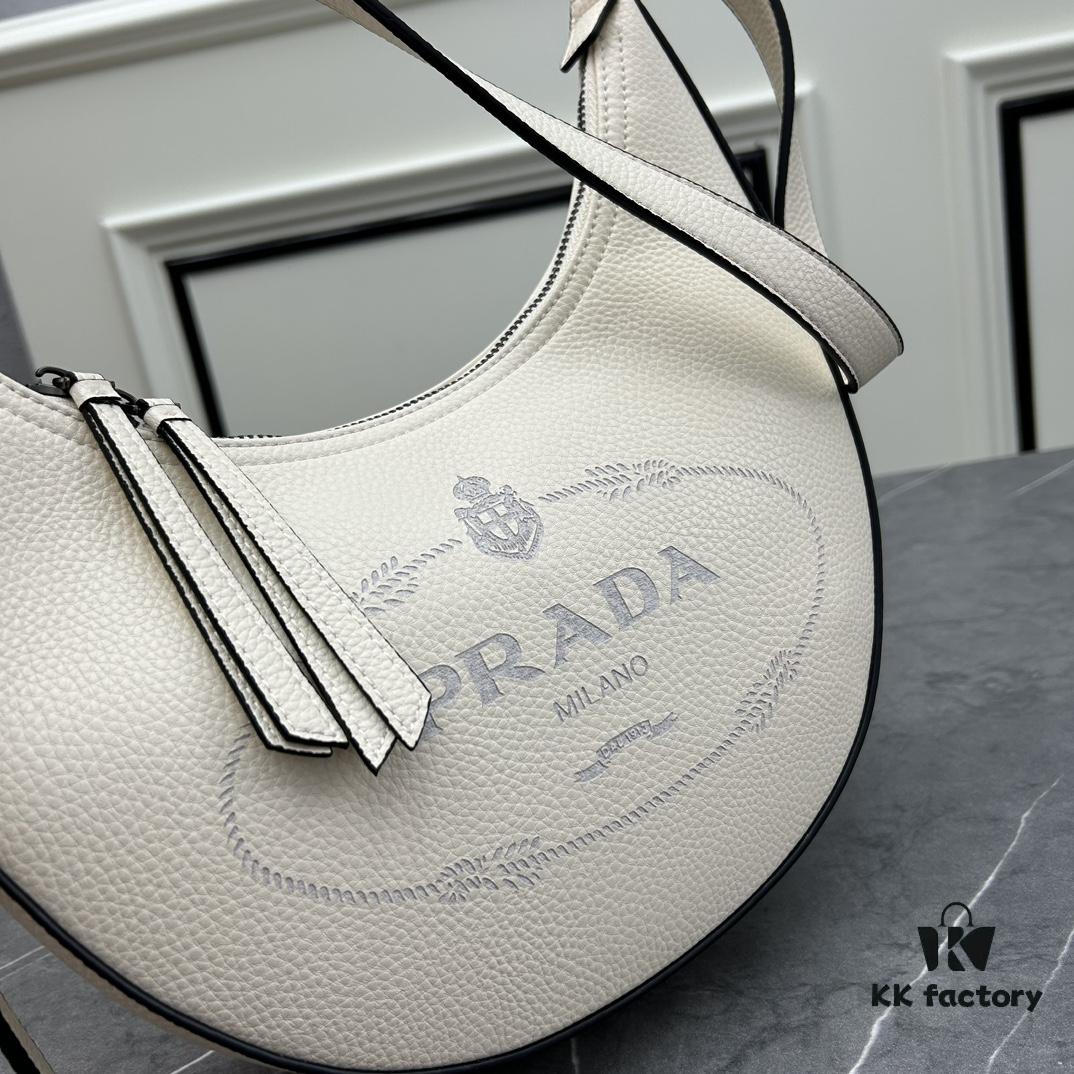 6930c02c6e68136f4d9af072 PRADA New Arrival French Elegance Winter Casual Style Unique and Stylish Handbag
