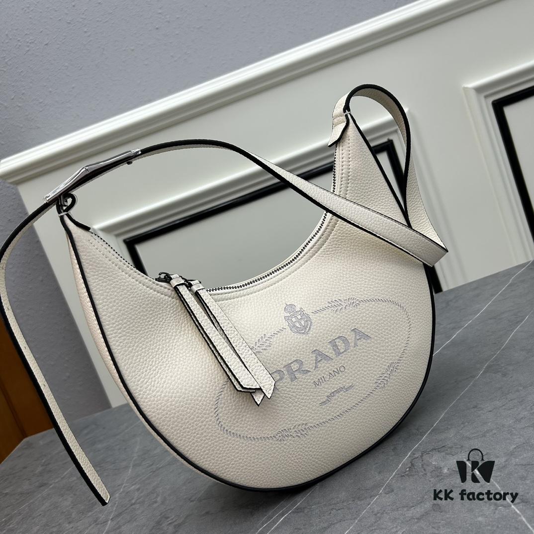6930c02d6e68136f4d9af075 PRADA New Arrival French Elegance Winter Casual Style Unique and Stylish Handbag