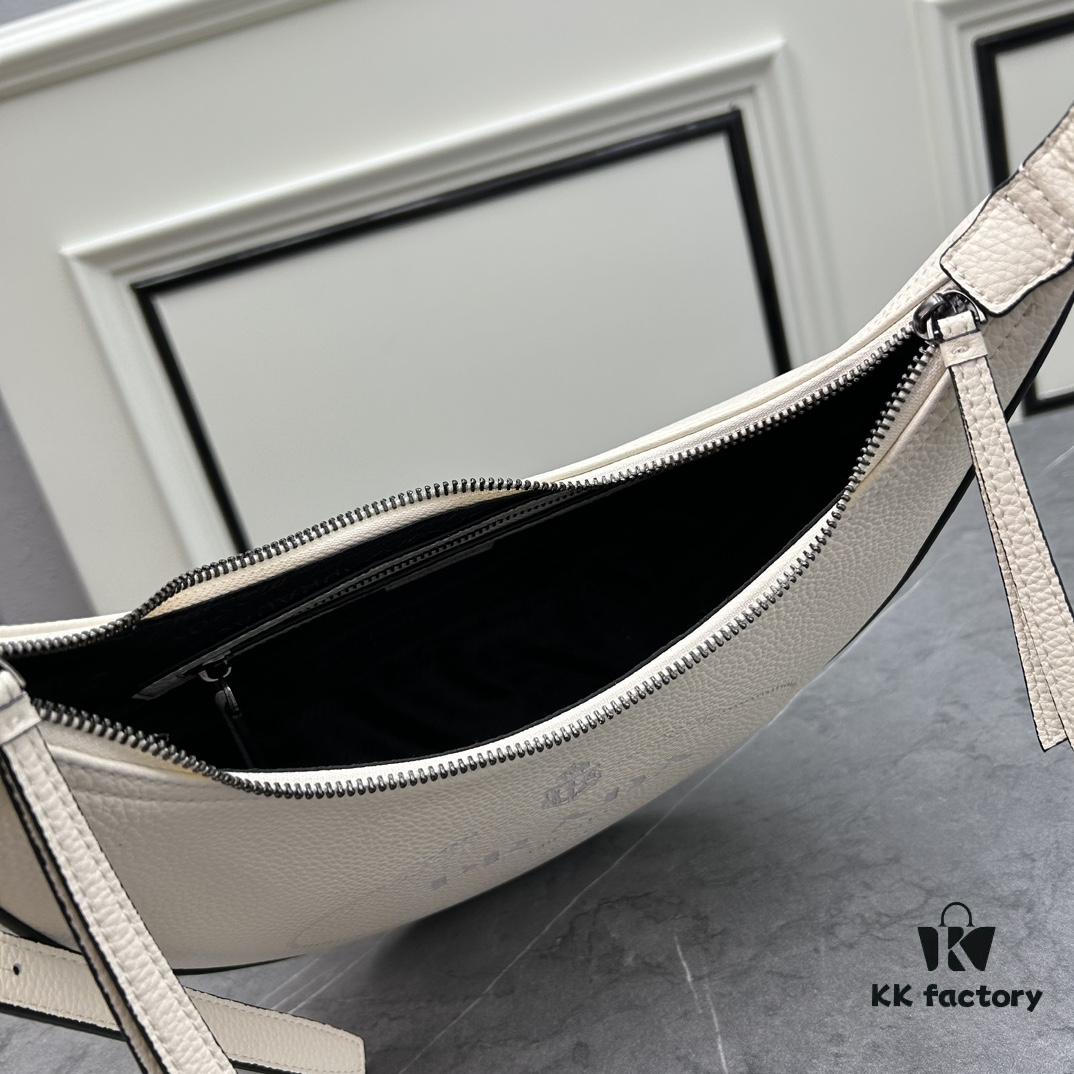 6930c0306e68136f4d9af079 PRADA New Arrival French Elegance Winter Casual Style Unique and Stylish Handbag
