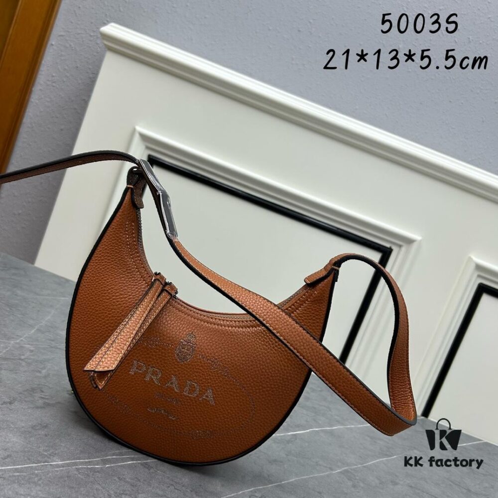 PRADA New Arrival French Elegance Winter Casual Handbag - Stylish and Versatile Design