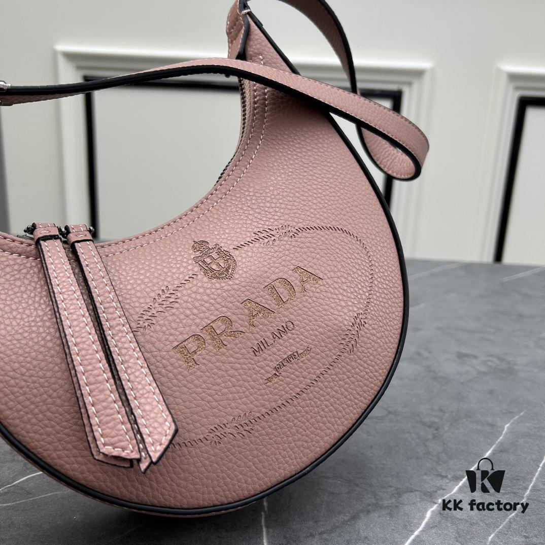 6930c0436e68136f4d9af09a Prada PRADA New Arrival Launch