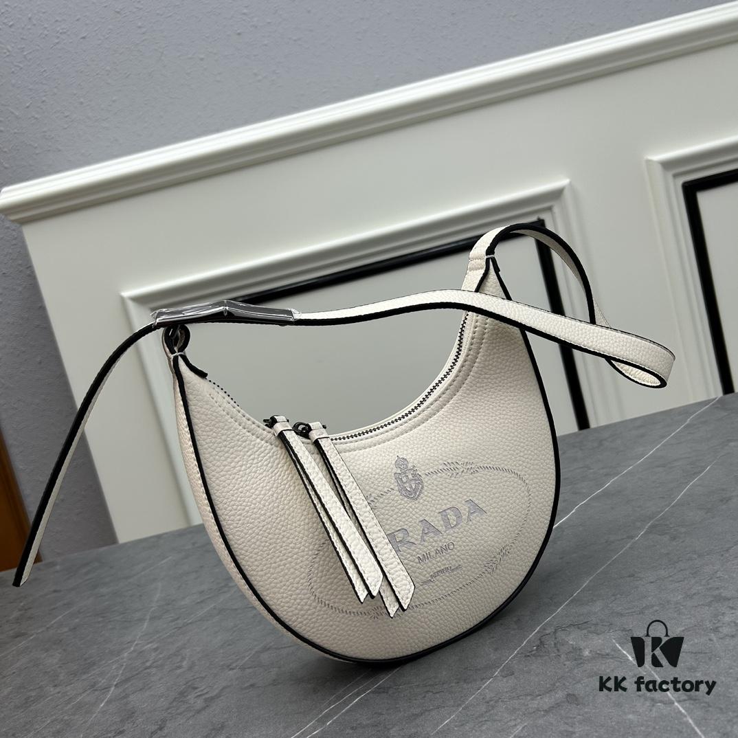 6930c04b6e68136f4d9af0a8 PRADA New Arrival French Elegance Winter Casual Style Small Shoulder Bag 5003S 21*13*5.5cm