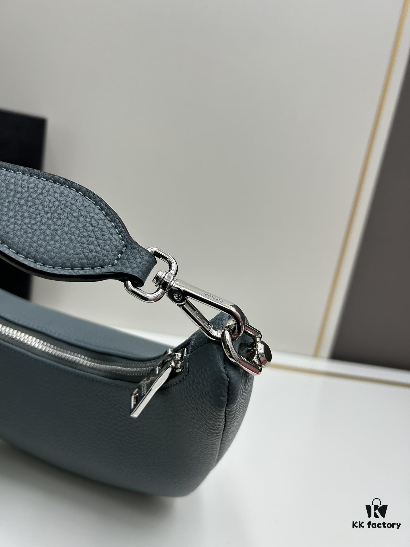 6930c0906e68136f4d9af125 PRADA Underarm Bag - French Elegance, Fashionable and Versatile