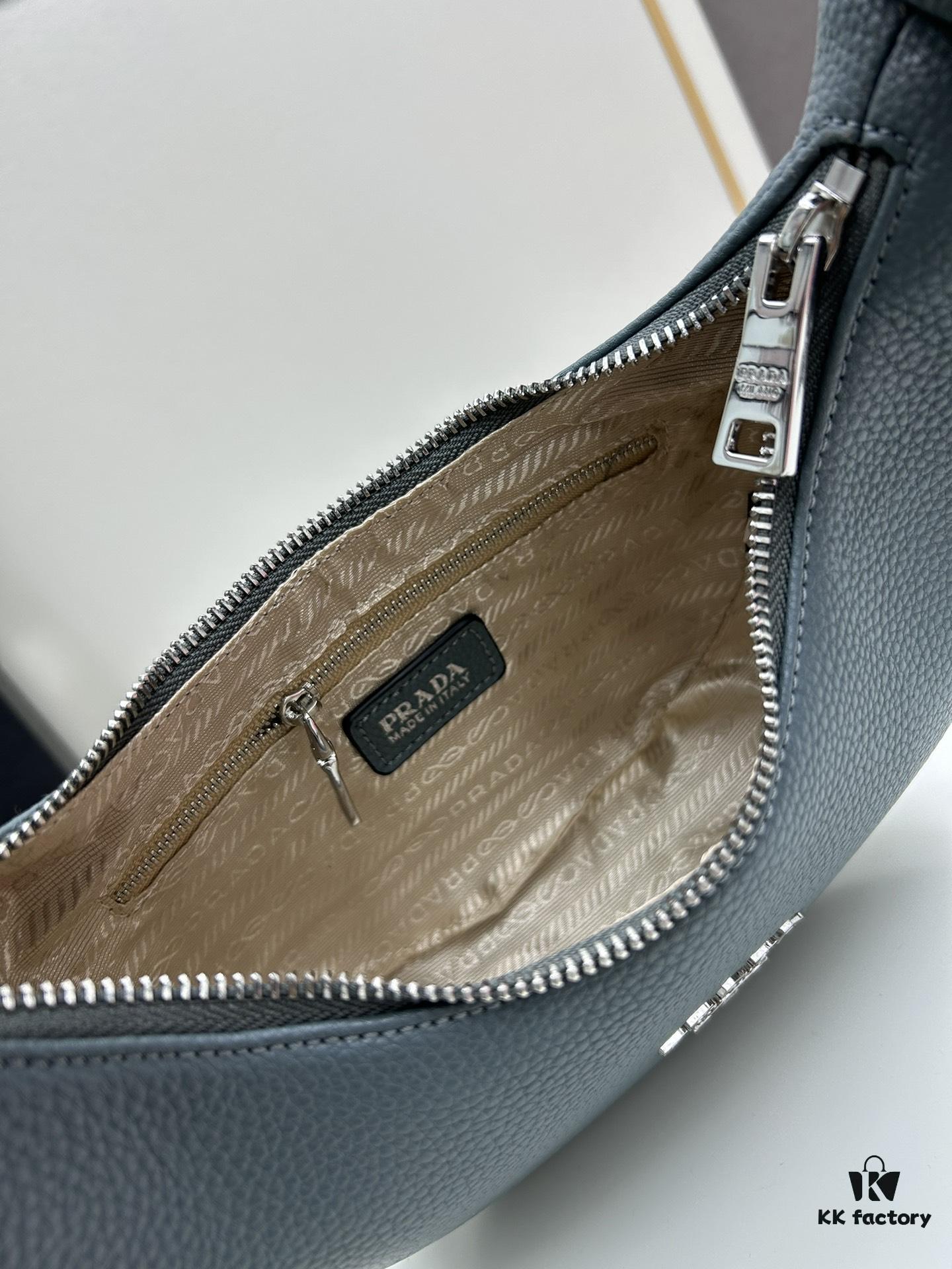 6930c0906e68136f4d9af126 PRADA Underarm Bag - French Elegance, Fashionable and Versatile