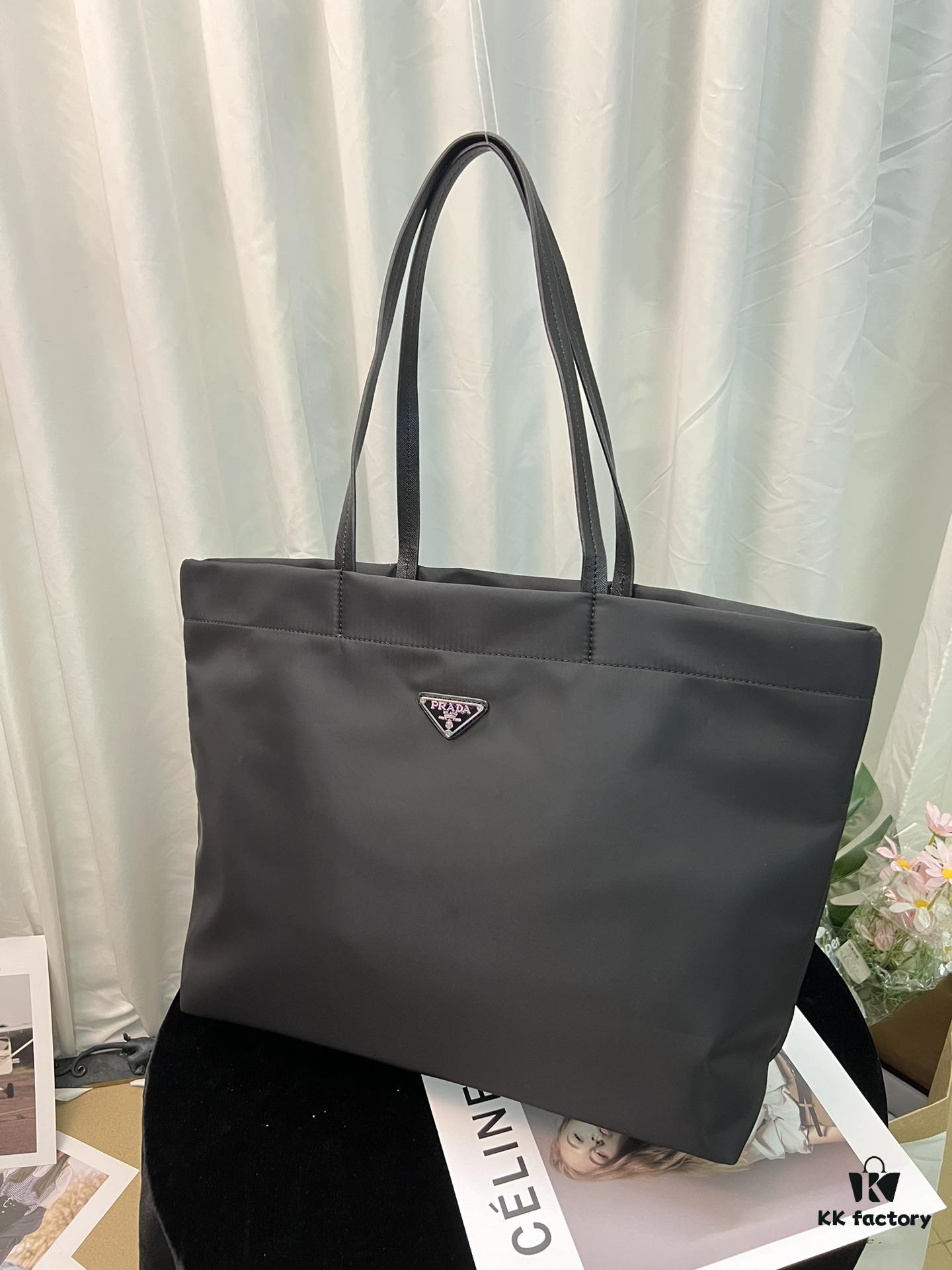 6930c0d56e68136f4d9af193 Prada Shopping Tote