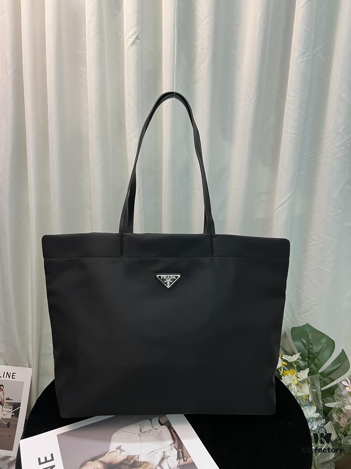 6930c0d56e68136f4d9af194 Prada Shopping Tote