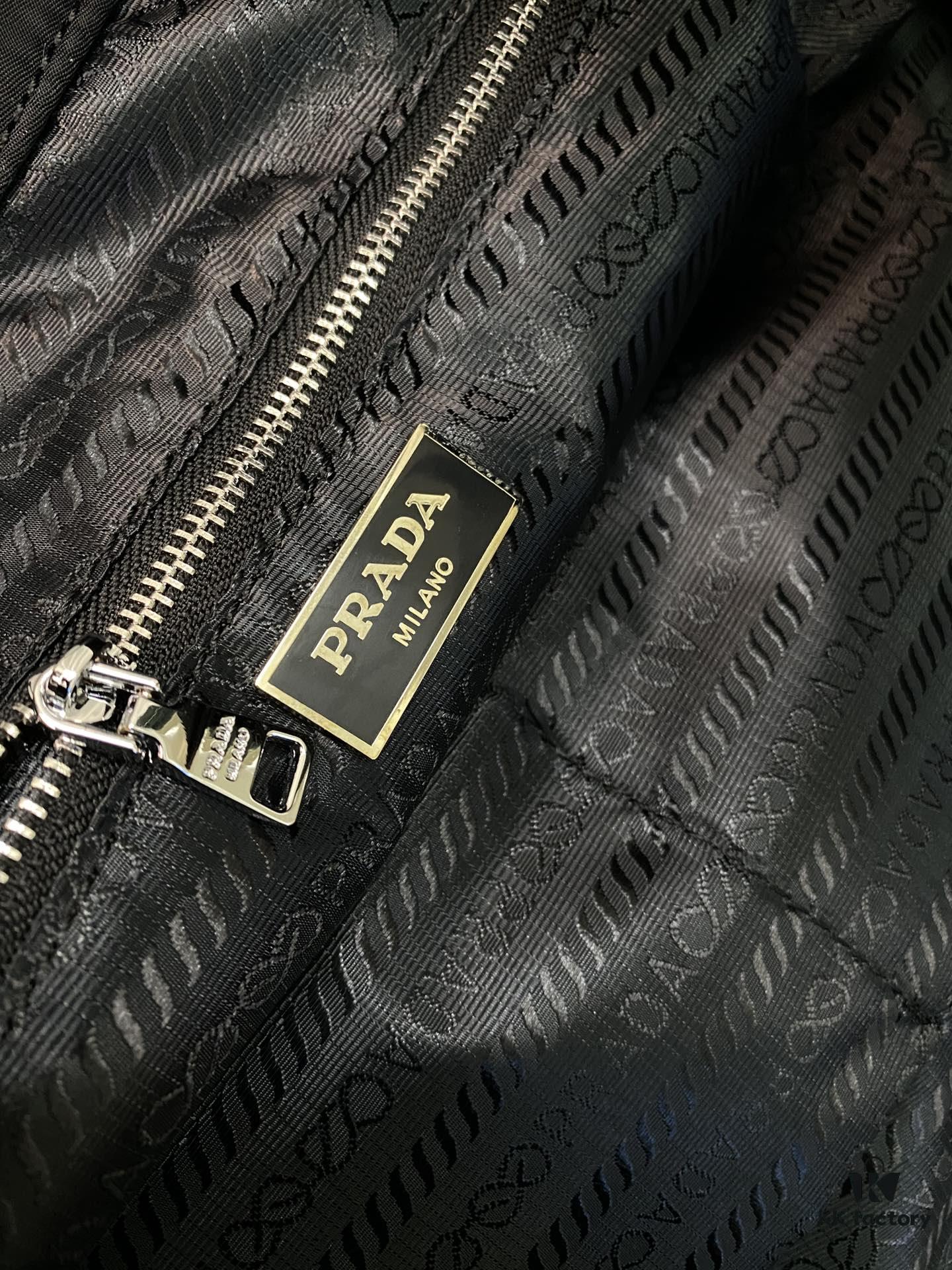 6930c0da6e68136f4d9af19d Prada Shopping Tote