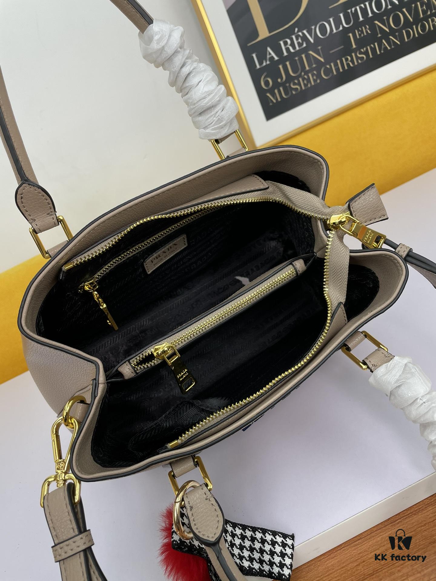 New Arrival 340🔥 Premium Quality🔥 Prada 2020 Mouse Year Edition [Rose] (Free Doll Keychain with Purchase) – Timeless Classic Bestseller, Fine Grain Calfskin, Light Gold Hardware, Rounded Silhouette, Wide Strap, Elegant Texture