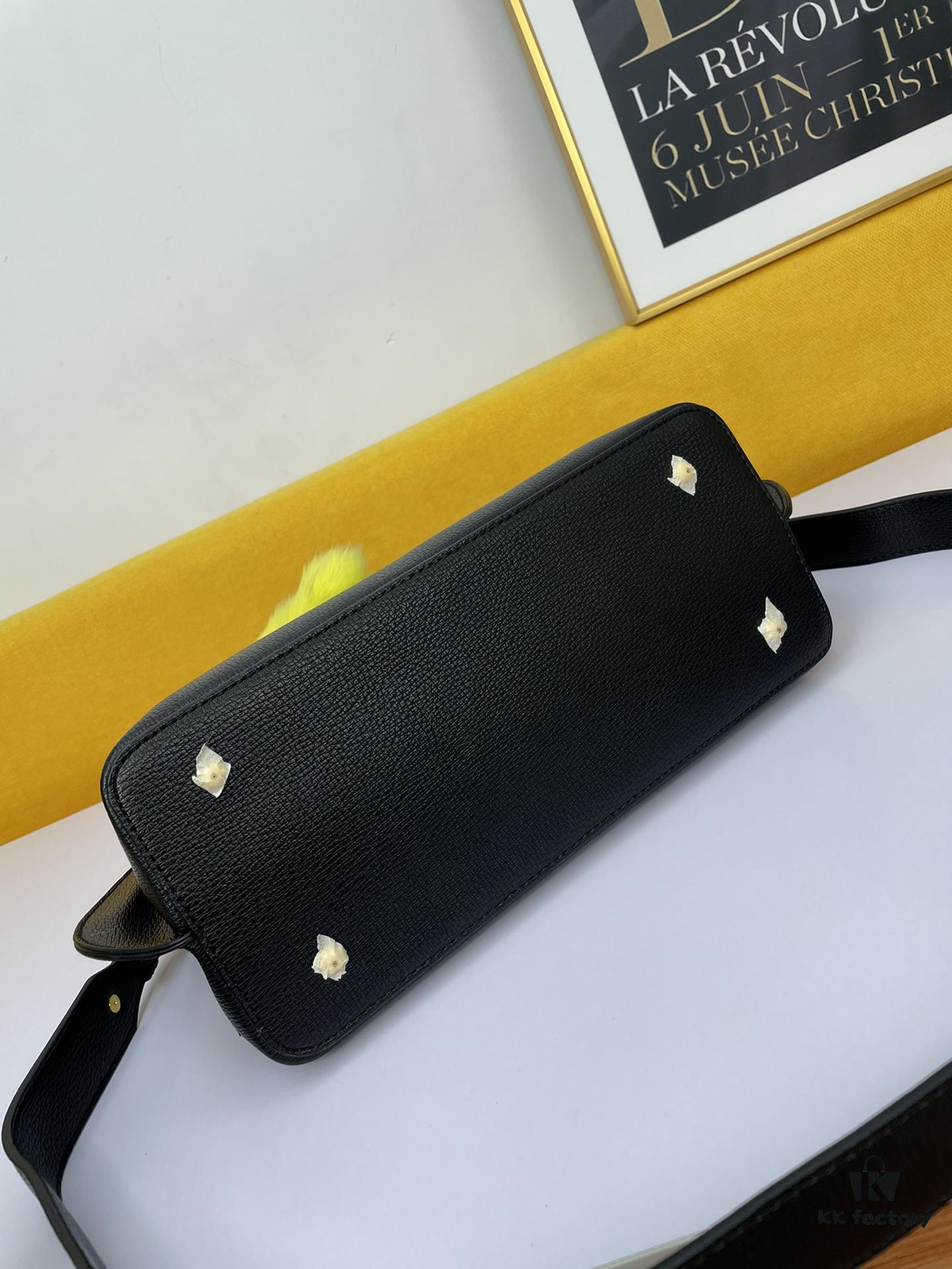 6930c1756e68136f4d9af28c New Prada 5002 (2020 Bestseller) – The Ultimate Versatile Bag, Timeless Style, Perfect Crocodile Texture, Handheld or Crossbody, Essential for Every Season