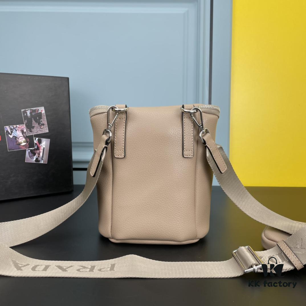 6930c2116e68136f4d9af354 PRADA New Counter Style (Tri-fold Full Leather) Shoulder Bag