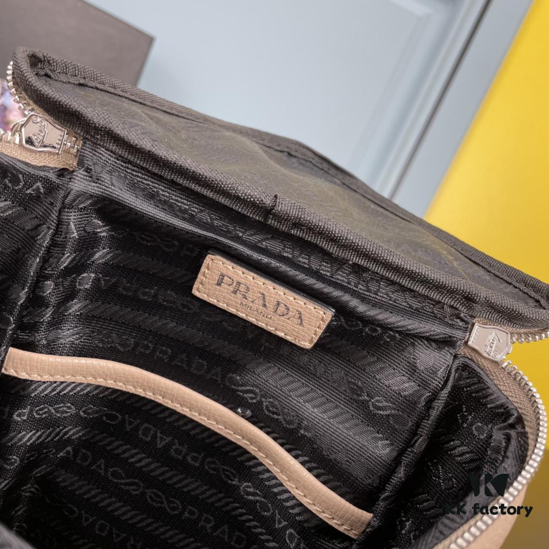 6930c2156e68136f4d9af35a PRADA New Counter Style (Tri-fold Full Leather) Shoulder Bag