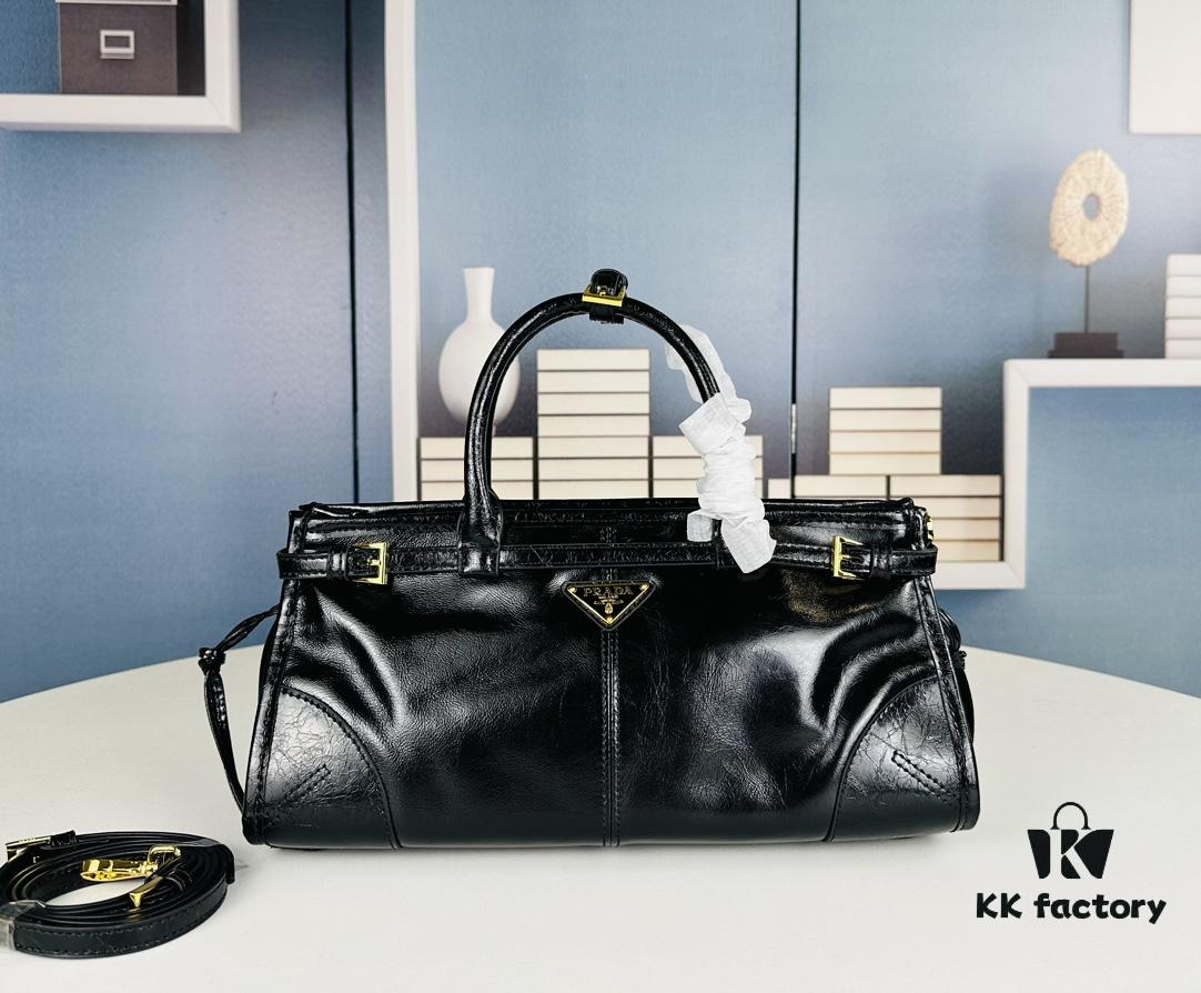 6930c2ed6e68136f4d9af493 PRADA New Arrival Vintage Style Black Wax Leather Tote Bag
