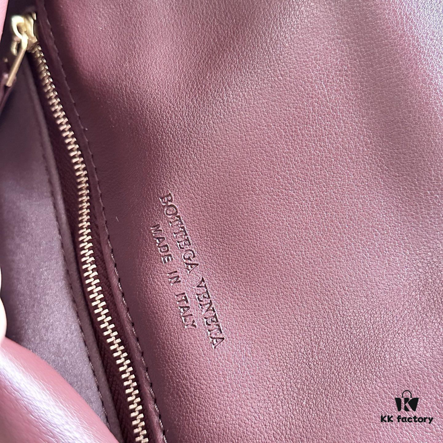 BV | New Arrival Medium Liberta Flap Crossbody & Handheld Bag