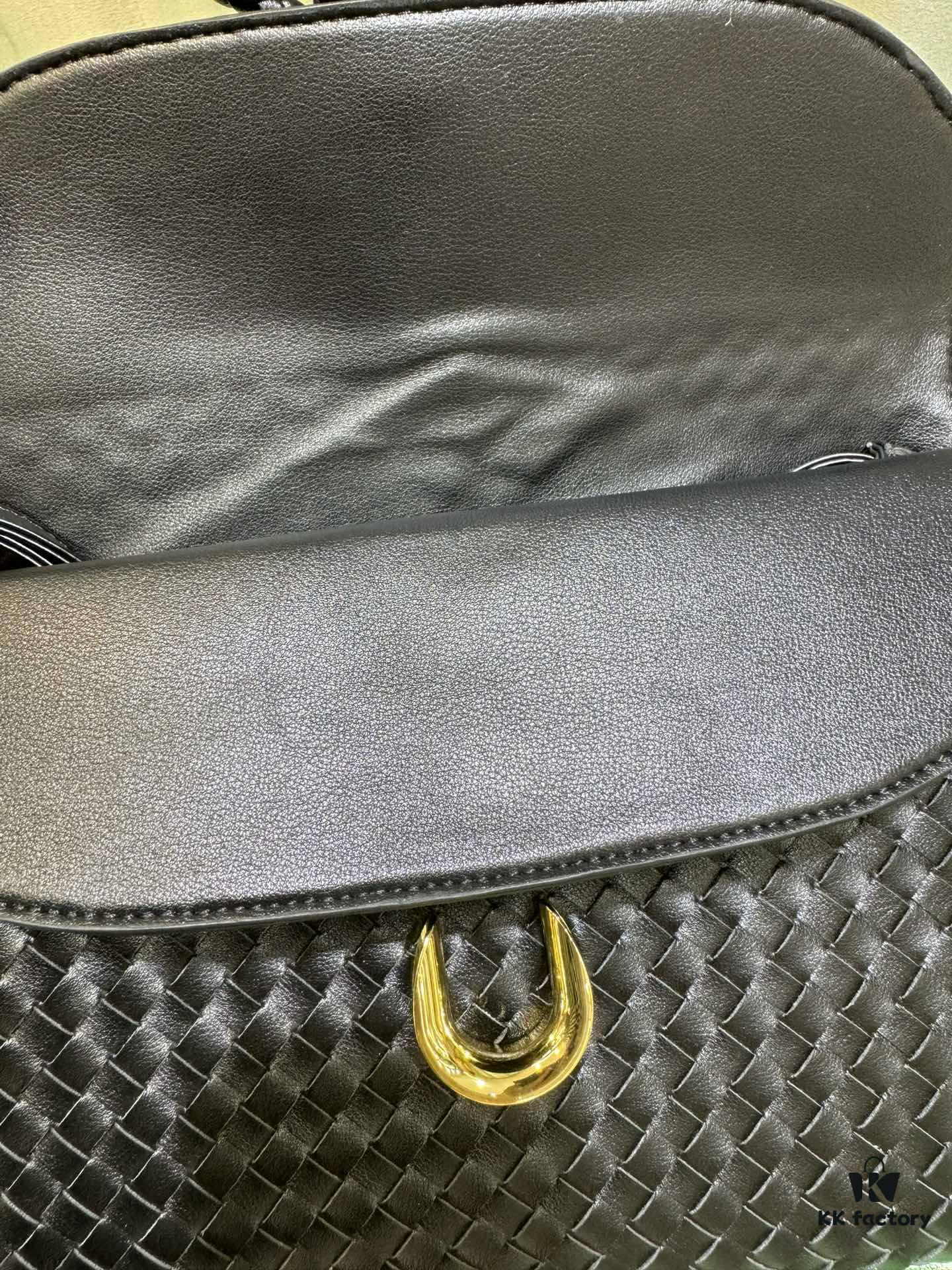 6930c3416e68136f4d9af53e Cowhide Leather Bag - Shu Qi's Same Style BV Liberta Bag, The Epitome of Elegance