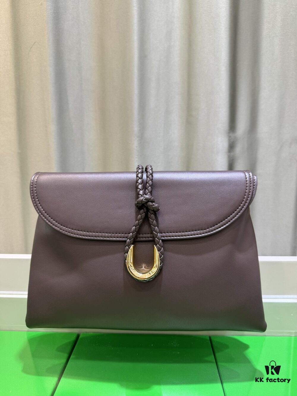 6930c35f6e68136f4d9af56d Cowhide Leather Bag - Shu Qi's Same Style BV Liberta Bag, The Epitome of Elegance