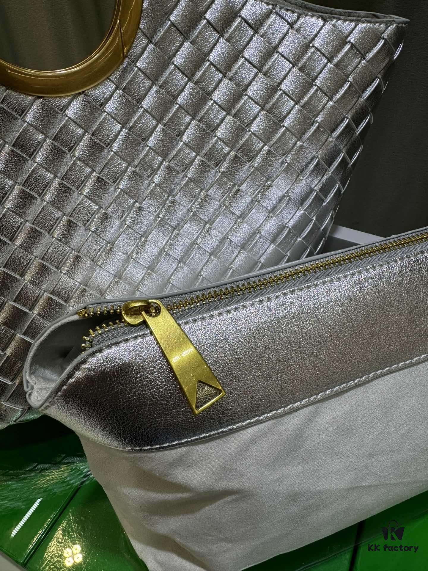 6930c3796e68136f4d9af598 BV Picnic Woven Tote Bag BV Bottega Veneta 24 Early Autumn New Women's Retro Beautiful Handbag