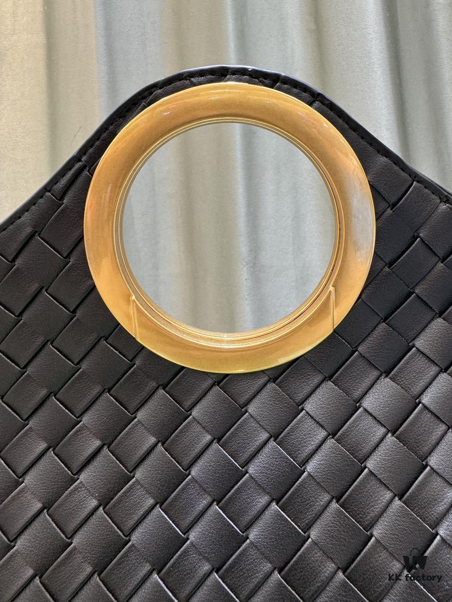 6930c3836e68136f4d9af5ab BV Picnic Woven Handbag BV Bottega Veneta 24 Early Autumn New Vintage Beautiful Tote Bag