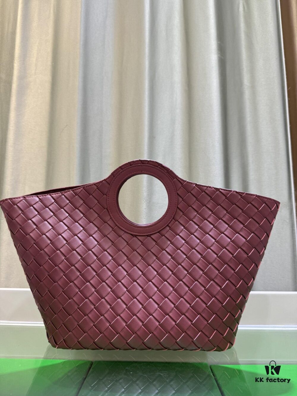 6930c3a16e68136f4d9af5de BV Picnic Woven Handbag - Bottega Veneta Women's New Retro Style Tote Bag from Early Autumn 2024 Collection