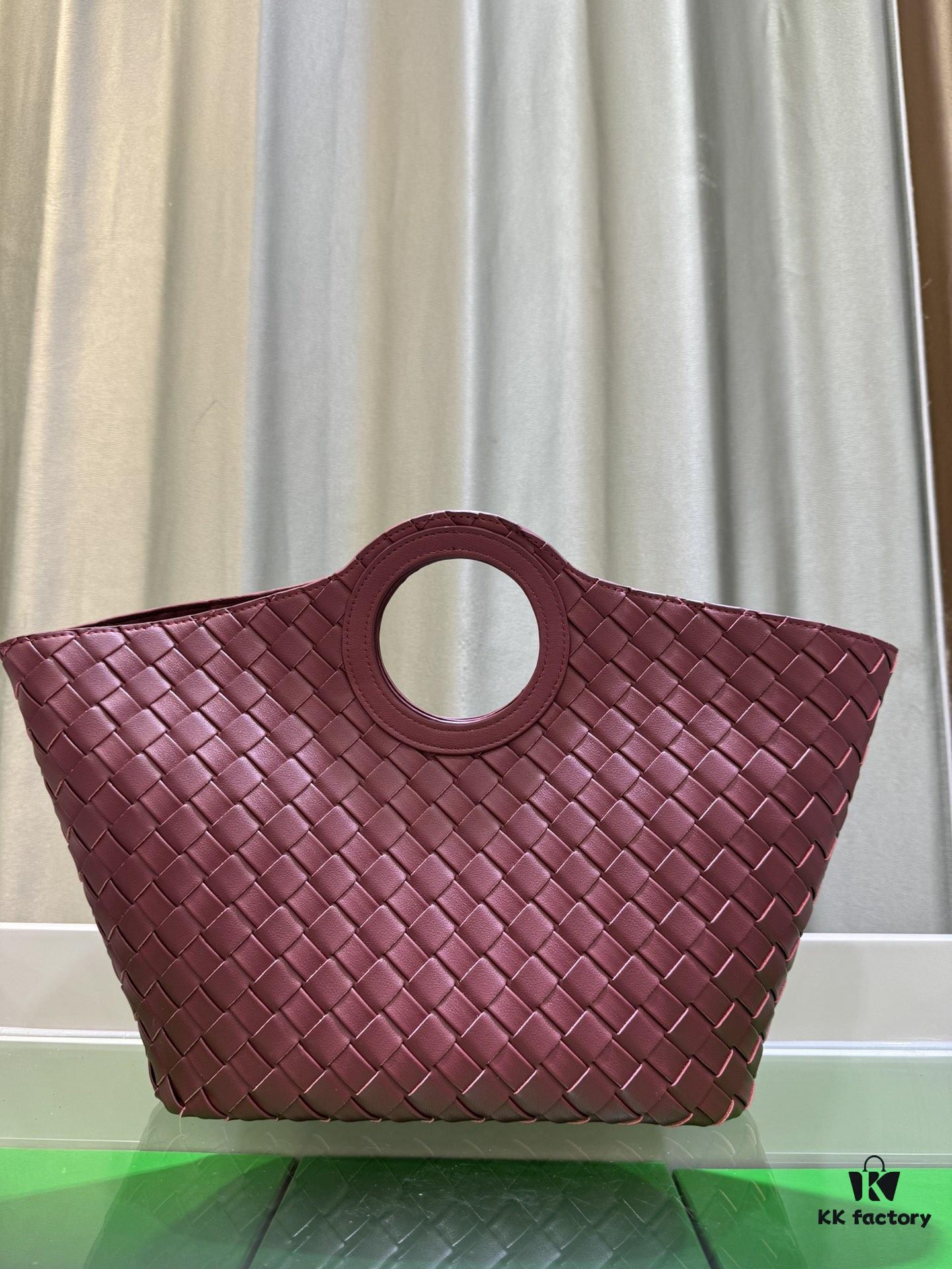 6930c3a16e68136f4d9af5de BV Picnic Woven Handbag - Bottega Veneta Women's New Retro Style Tote Bag from Early Autumn 2024 Collection