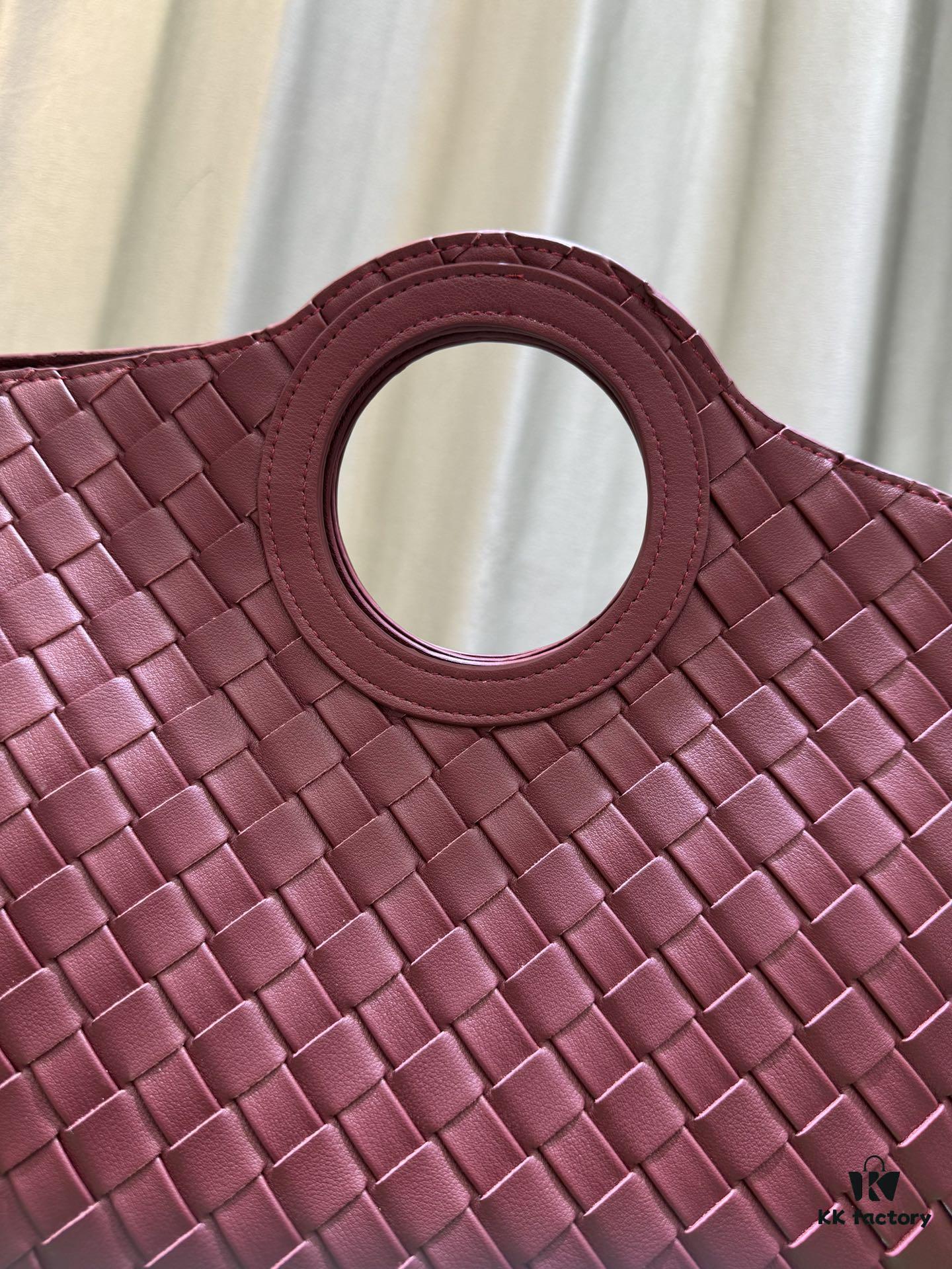 6930c3a16e68136f4d9af5df BV Picnic Woven Handbag - Bottega Veneta Women's New Retro Style Tote Bag from Early Autumn 2024 Collection