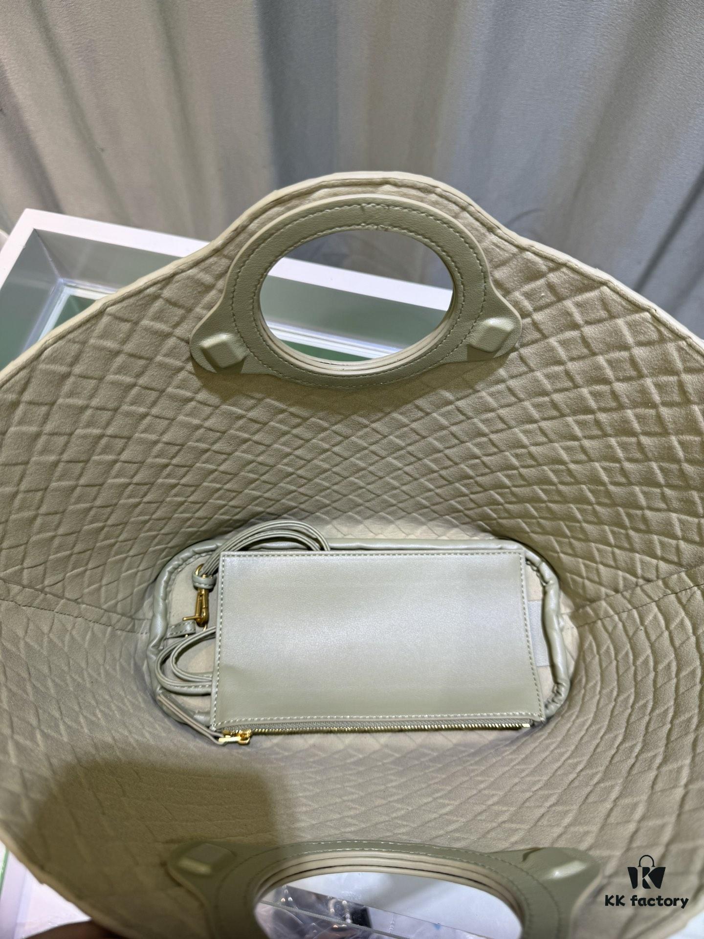 6930c3a76e68136f4d9af5e8 BV Picnic Wicker Handbag - Bottega Veneta 24 Early Autumn New Vintage Style Exquisite Tote Bag
