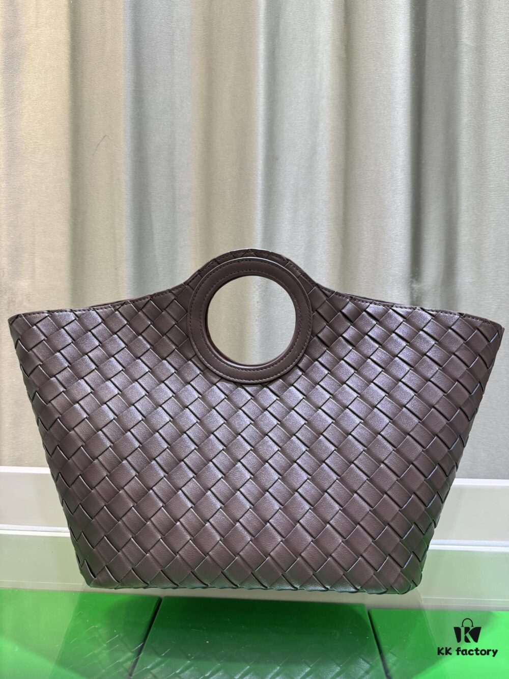6930c3a96e68136f4d9af5ea BV Picnic Woven Tote Bag BV Bottega Veneta 24 Early Autumn New Women's Vintage Style Beautiful Handbag