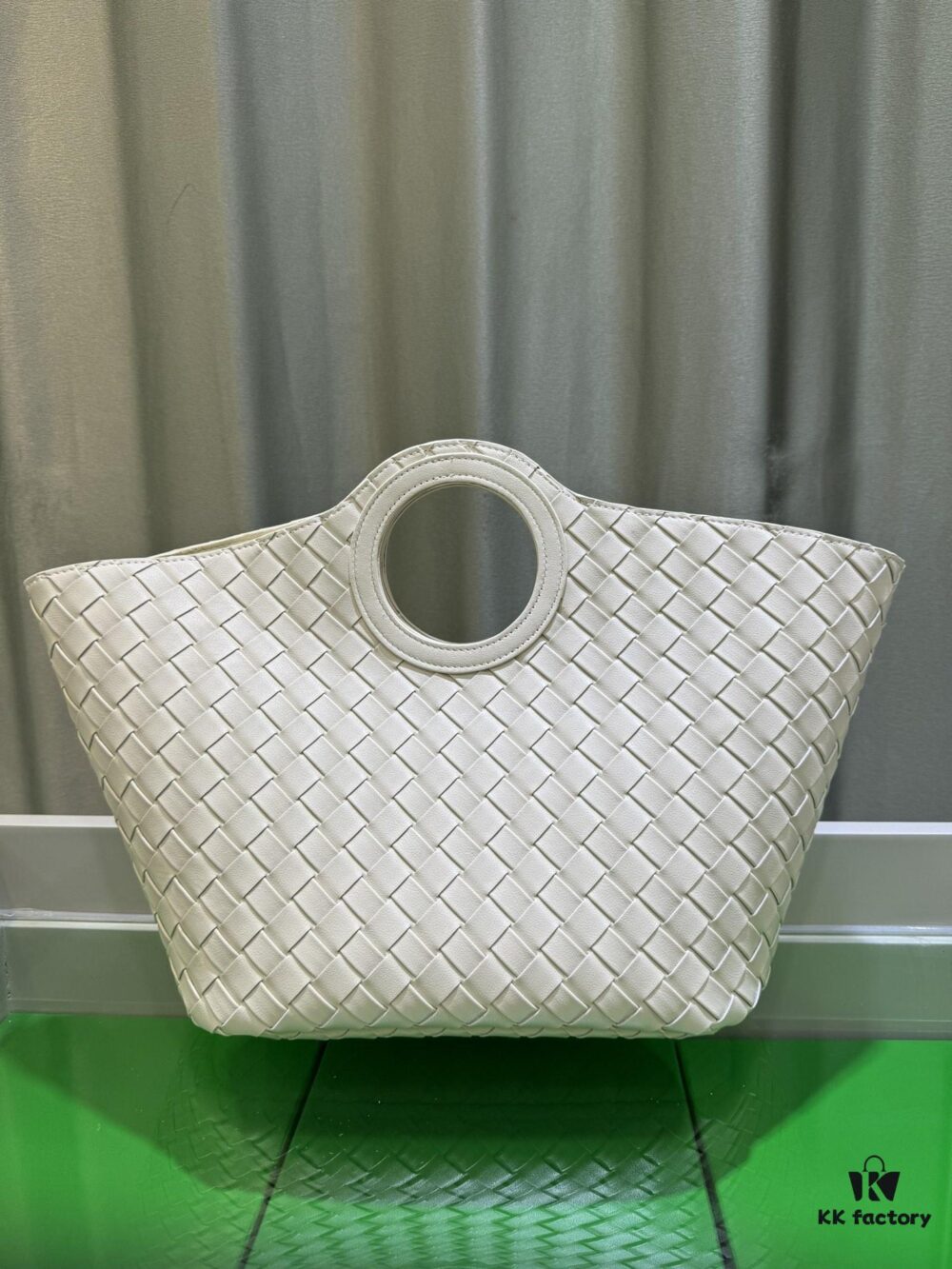 6930c3b96e68136f4d9af5ff BV Picnic Woven Handbag, Bottega Veneta 2024 Early Autumn New Vintage-Style Women's Tote Bag