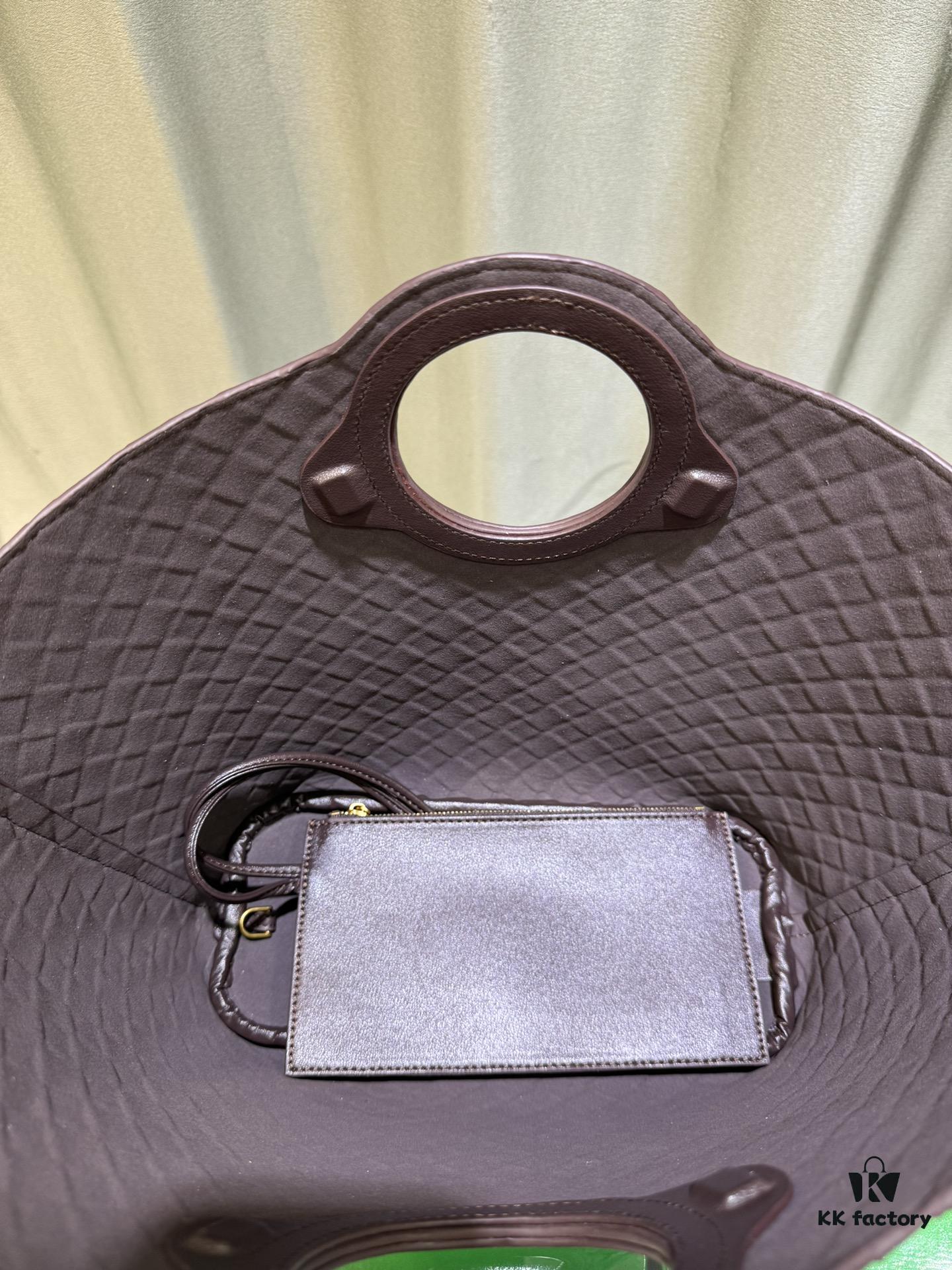 6930c3c56e68136f4d9af619 BV Picnic Woven Tote Bag BV Bottega Veneta 24 Early Autumn New Women's Vintage Style Beautiful Handbag