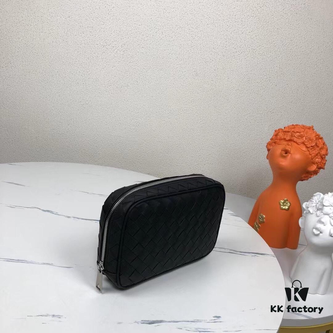 6930c3db6e68136f4d9af647 Latest BV Official Website BOTTEGA: Premium Waxed Cow Leather Handbag, Imported Hardware, Exquisite Craftsmanship